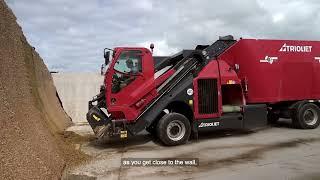 Triotrac L self-propelled feed mixer at Brakke in Canada (subtitled)