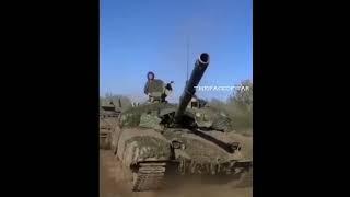 Russian T90M towing a captured Dutch YPR-765 armored carrier in Ukraine,Kherson.