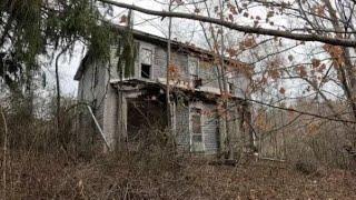 Crumbling Abandoned 19th Century Farm house in Ohio (Built in 1860)