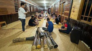 Persiapan Gawai Dayak Di Rumah Panjang Iban Sumpak Sengkuang,Kalimantan..//