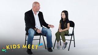 Aspiring Kid Hypnotist Meets a Professional Hypnotist | Kids Meet | HiHo Kids