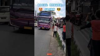 ini dia reaksi bus telolet pas di sawer bocil#shorts #yaul #bustelolet #telolet #basuri #yearofyou