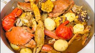 The Ultimate Seafood Boil - Easy & Delicious!