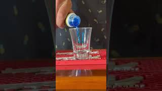 Cómo hacer el shot medusa. #barman #coctelería #bartender #bebidas #shotmedusa #shots #tragos