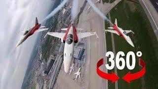 Im Cockpit: Mit der Patrouille Suisse über dem Flughafen Kloten (360-Grad-Video)