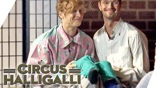 Aushalten: Nicht lachen (Tag Team Edition) - Teil 1 | Circus HalliGalli | ProSieben