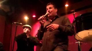 Dw3 performs Never Too Much live at Spaghettinis