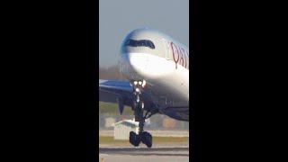 Qatar Airways Airbus A350-1041 lands @ ORD | The Curious Spotter #Shorts