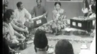 Ghazal - Iqbal Bano - Kuch To Ehsas E Zayan