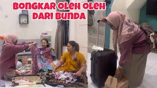 BONGKAR OLEH OLEH DARI BUNDA‼️ bunda pulang liburan dari Jogja