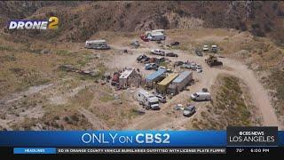 Only On 2: Granada Hills residents outraged as rubbish pile continues to grow on vacant lot