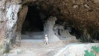 Capri- Hiking to Arco Naturale in full circle.