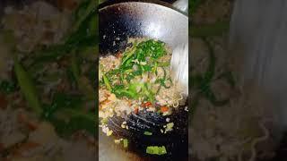 BIKIN... MIE GORENG KANGKUNG...yg LG viral? BY OMAY#short