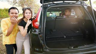 PRANK TINGGALIN PUTRI SENDIRIAN DI MOBIL!! DIA PANIK KEBINGUNGAN!!