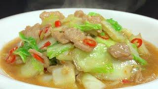 This is the most delicious way to make stir-fried pork slices with cabbage. It is simple to make