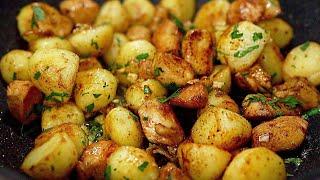Kartoffeln und Hühnerbrust mit Knoblauch und Butter