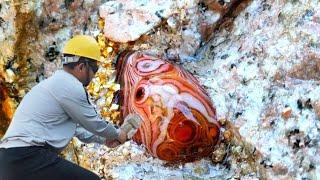 Granite mining area, where many beautiful agates grow on the rock walls