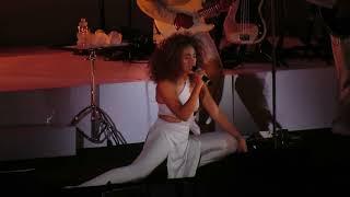 Solange - Don't Let Me Down w/ Dev Hynes - Live @ The Hollywood Bowl 9-24-17  HD