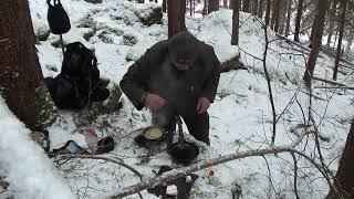 Soja Wiener mit geschmolzenen Camembert auf Notkocher Spiritus und Espitwürfel