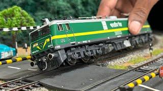 The WAG 9 | HO Scale | Electricity Powered