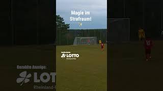 Magie im Strafraum! #vereinsticket #fussball #torwart