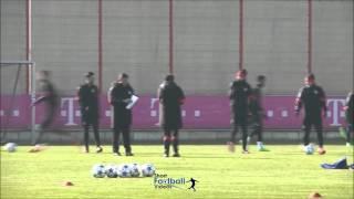 FUNNY! Thomas Muller imitates Cristiano Ronaldo's dribble (HD)