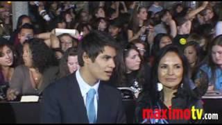 KIOWA GORDON and CHRISTOPHER HEYERDAHL at NEW MOON Premiere Arrivals