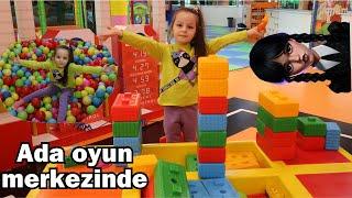 Ada ve Talha Oyunda! Eyvah ! Wednesday Oyun merkezinde!!! Ada Çabuk Kaç Saklan!#kızçocukoyunları