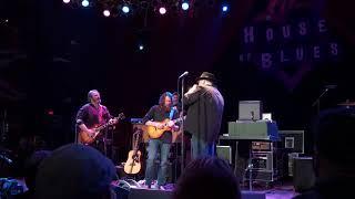 Blues Traveler live at the House of Blues,Chicago,1-3-18.Mountains Win