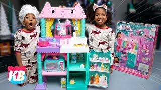 Kyraboo gets Gabby’s Dollhouse for Christmas & Kamdenboy makes pie with the Bakey with Cakey Oven