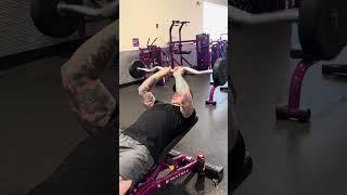 Incline EZ Bar Skull Crushers #gym #gymmotivation #fitnessjourney #triceps