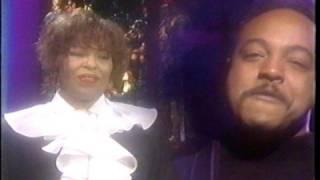 Peabo Bryson & Roberta Flack - I'LL BE HOME FOR CHRISTMAS (1993 TV Special)