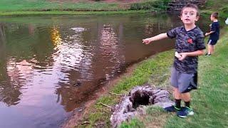 Kids Feeding the Catfish & Turtles with Dad & Grandpa