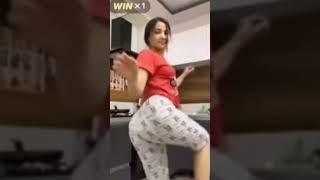 melek azad twerk atıyor!