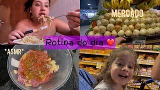 Rotina do nosso diaFiz almoço! Fui no mercado e Juju está muito sabida ️