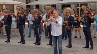 Flash Mob - Performing Mexico Folk songs in Plaza (HD) 