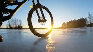 Testing Schwalbe ice spiker Pro on ice