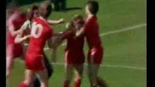 Gordon Strachan attacked by a Celtic fan
