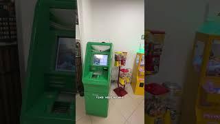 ТРУДНОСТЬ С КОТОРОЙ НЕЗРЯЧИЕ НЕ МОГУТ СПРАВИТЬСЯ САМИ. снятие денег в банкомате. #банкомат #деньги
