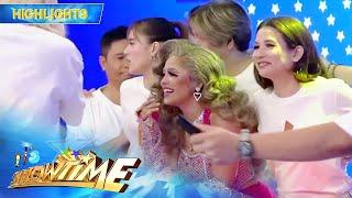 Andrea Brillantes gets a group hug from the Showtime family | It's Showtime