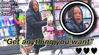 SURPRISING MY LITTLE SISTER WITH A SHOPPING SPREE [ she did the most ]