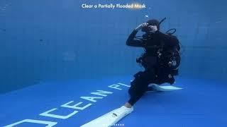 PADI 20SKILLS DIVEMASTER and IDC    Clear a Partially Flooded Mask