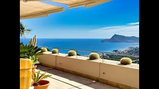 Spacious apartment with fantastic sea views in the Sierra of Altea on the Costa Blanca in Spain