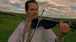 Mark Kovnatskiy plays his tune "Sirba Moldoveneasca"