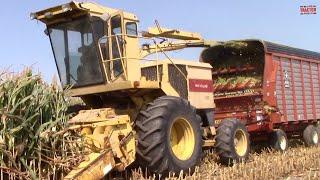 NEW HOLLAND 2100 Forage Harvester Chopping Corn