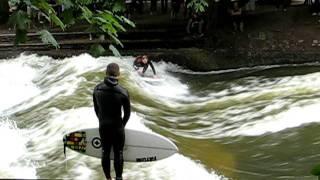 INTERSOLAR 2011-MUNCHEN-Surfing at Isar river in the English Garden