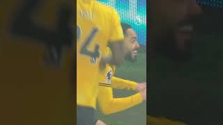 Matheus Cunha scores from a corner! 