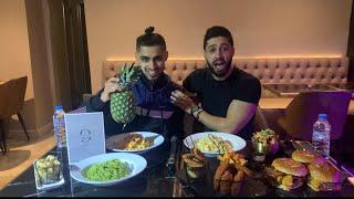 MUKBANG WITH BHATTI DAB (Pineapple Man) | Nove Chelsea | Italians and Street Food