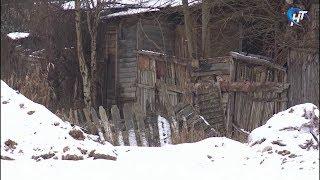 Обитатели частного сектора на Хутынской до сих пор живут в хижинах и без права построить новое жилье