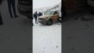 ACCIDENTE EN CADENA EN MEDIO DE LA NIEVE